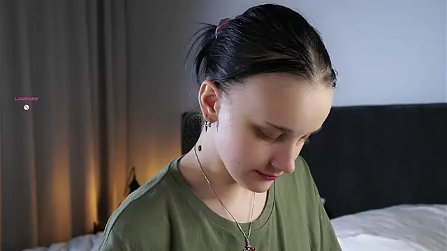 Snapshot of KirstinMcgeady chatting on 06-12-26, 12:36 KirstinMcgeady online show from 06-12-26, 12:36