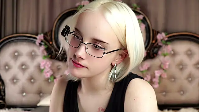 KirstinMcgeady online show from 04-30-26, 11:28