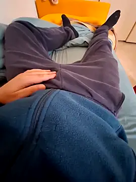 Snapshot of cetriolino chatting on 03-15-26, 06:53 cetriolino online show from 03-15-26, 06:53