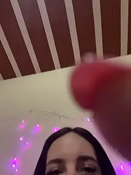 Snapshot of Larinhap chatting on 02-11-26, 07:58 Larinhap online show from 02-11-26, 07:58