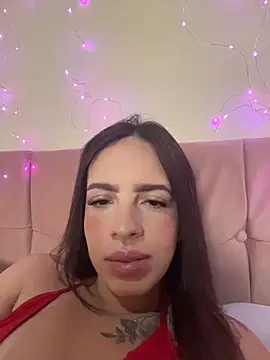 Snapshot of Larinhap chatting on 02-14-26, 05:13 Larinhap online show from 02-14-26, 05:13