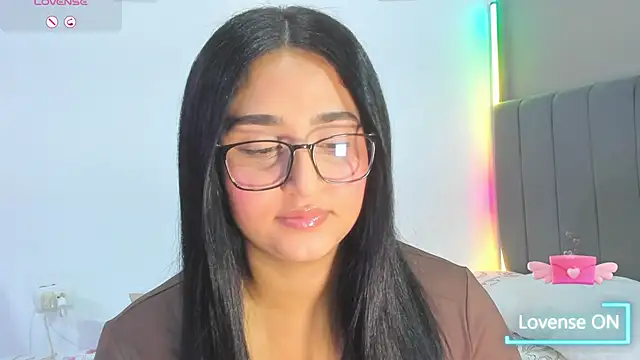 Snapshot of Curvy_sweet chatting on 02-27-26, 02:56 Curvy sweet online show from 02-27-26, 02:56