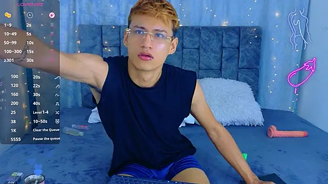 NicolasTorrez online show from 04-28-26, 02:27