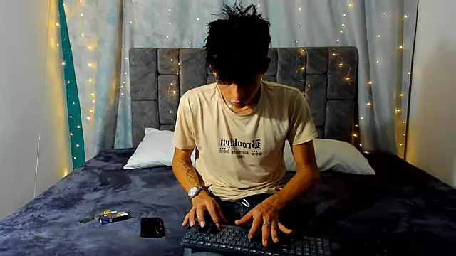 Snapshot of NicolasTorrez chatting on 06-22-26, 06:10 NicolasTorrez online show from 06-22-26, 06:10