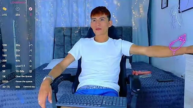 NicolasTorrez online show from 04-12-26, 08:34