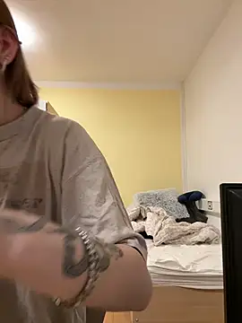 Snapshot of Milli-Kiss chatting on 02-25-26, 06:30 Milli-Kiss online show from 02-25-26, 06:30