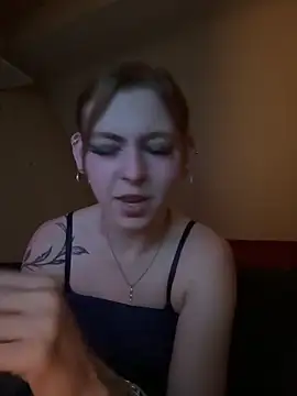 Milli-Kiss online show from 04-14-26, 02:11