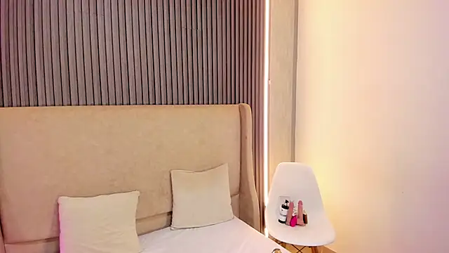 VanessaLanz online show from 04-07-26, 01:02