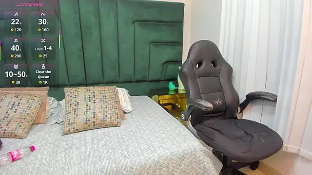 CatalinaBlaze online show from 04-06-26, 01:56