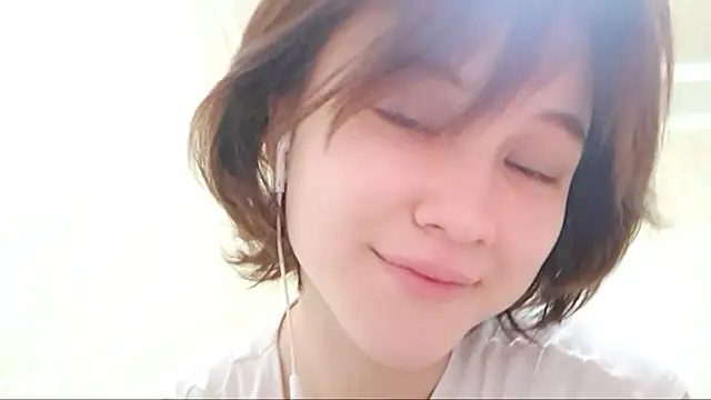 Snapshot of TrueViva chatting on 02-13-26, 11:43 TrueViva online show from 02-13-26, 11:43