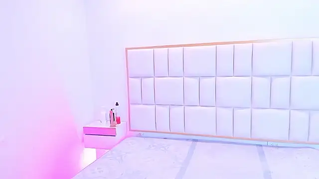 Violetta-foxx online show from 03-07-26, 07:30