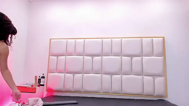 Violetta-foxx online show from 05-11-26, 07:55