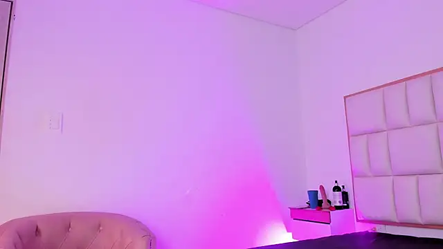 Violetta-foxx online show from 05-05-26, 07:50