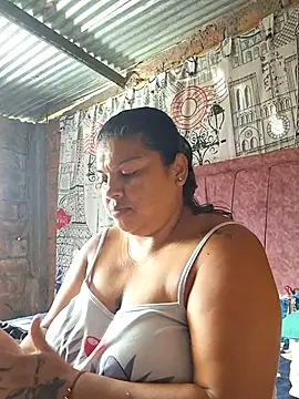 Juli Powl online show from 04-01-26, 01:12