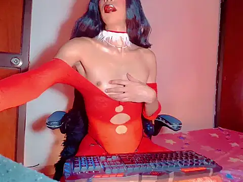 latinhott23 online show from 04-19-26, 11:33