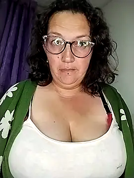 Snapshot of _Saraqueen chatting on 02-21-26, 03:41 Saraqueen online show from 02-21-26, 03:41