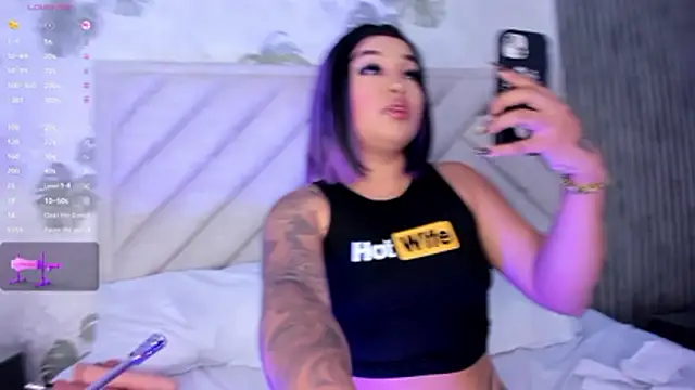 SarahRizof online show from 03-22-26, 05:21