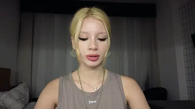 Snapshot of qualitybab chatting on 02-22-26, 10:22 qualitybab online show from 02-22-26, 10:22