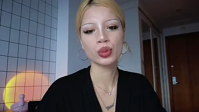 Snapshot of qualitybab chatting on 02-16-26, 08:07 qualitybab online show from 02-16-26, 08:07