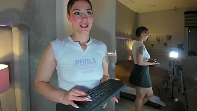 Raven1fox online show from 04-14-26, 03:44