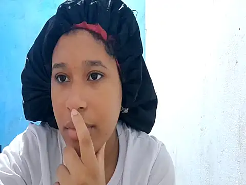 Snapshot of MadelynStamant chatting on 03-09-26, 12:20 MadelynStamant online show from 03-09-26, 12:20