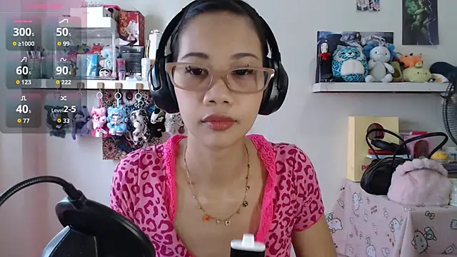 GloryKulikowski online show from 03-25-26, 03:06