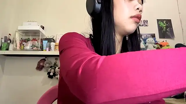 Snapshot of GloryKulikowski chatting on 02-27-26, 01:17 GloryKulikowski online show from 02-27-26, 01:17