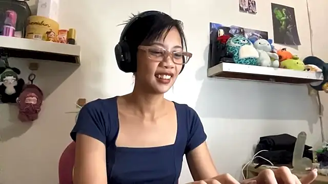 Snapshot of GloryKulikowski chatting on 02-19-26, 02:03 GloryKulikowski online show from 02-19-26, 02:03