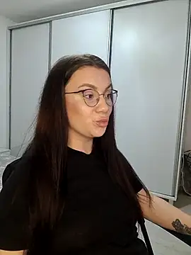 ElaraMystx online show from 04-02-26, 07:53