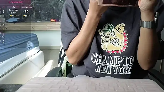 Alittleasaingirl online show from 03-06-26, 02:17