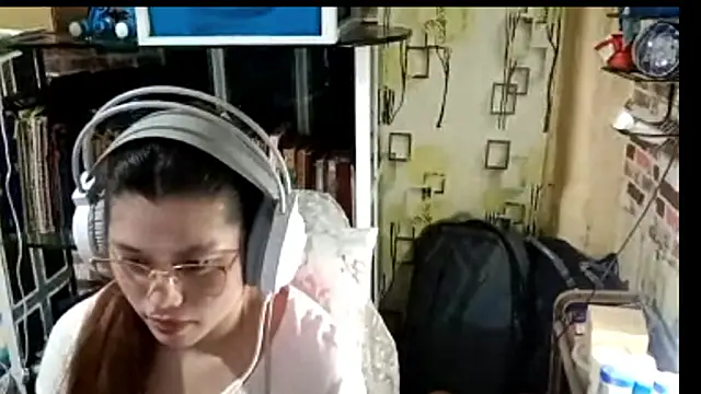 TennieReichow online show from 03-25-26, 12:04