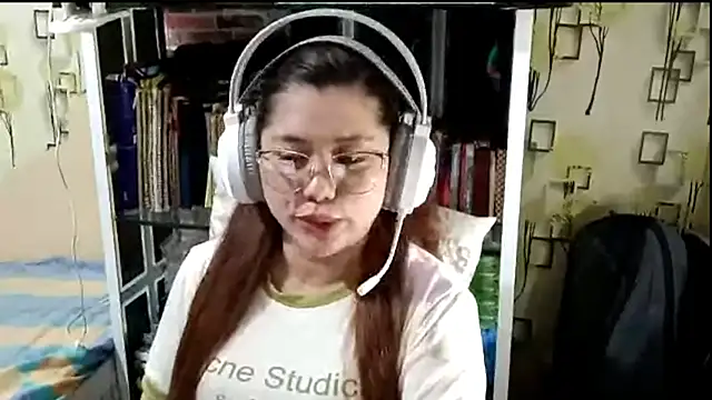 TennieReichow online show from 03-19-26, 02:11
