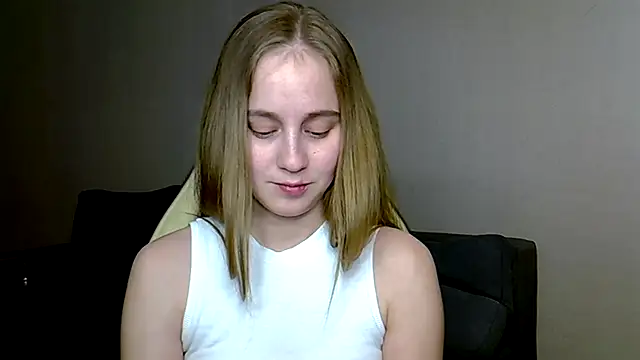 Snapshot of christimontero chatting on 03-02-26, 05:20 christimontero online show from 03-02-26, 05:20