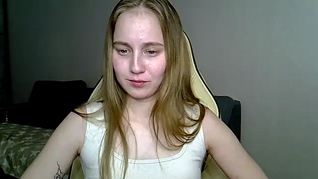 Snapshot of christimontero chatting on 02-16-26, 11:31 christimontero online show from 02-16-26, 11:31