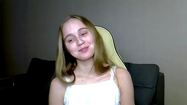 Snapshot of christimontero chatting on 02-27-26, 06:30 christimontero online show from 02-27-26, 06:30