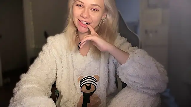 Leylia Lily online show from 03-13-26, 09:03