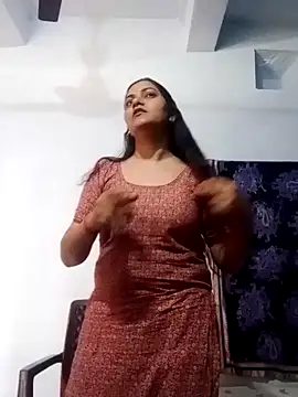 Snapshot of Anushka_Singh0 chatting on 02-19-26, 04:09 Anushka Singh0 online show from 02-19-26, 04:09