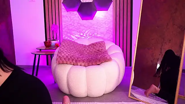 SashaLorrenz online show from 03-28-26, 05:52