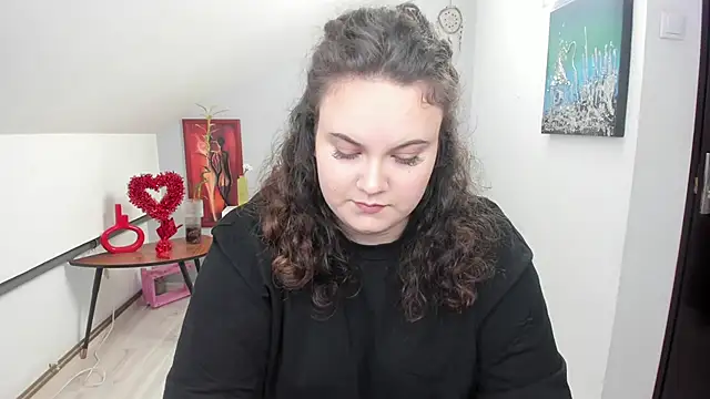 Snapshot of ElviraJoness chatting on 02-16-26, 12:15 ElviraJoness online show from 02-16-26, 12:15