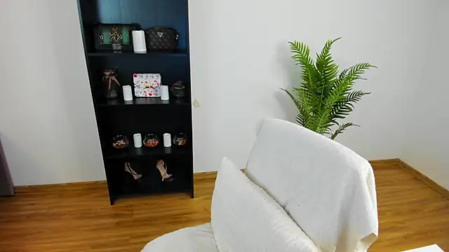 khloe starrr online show from 05-28-26, 03:51