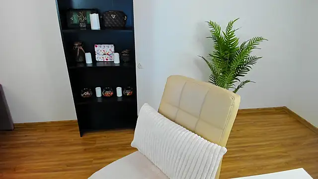 khloe starrr online show from 06-01-26, 02:39