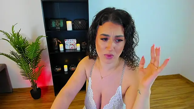 Snapshot of khloe_starrr chatting on 02-28-26, 05:12 khloe starrr online show from 02-28-26, 05:12