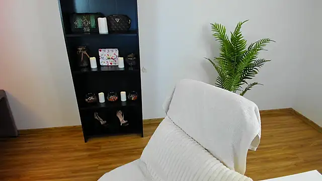 khloe starrr online show from 05-25-26, 04:38