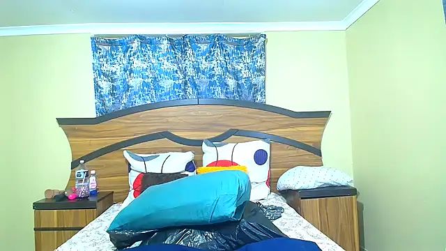 Queenxxxjesy online show from 03-16-26, 04:09