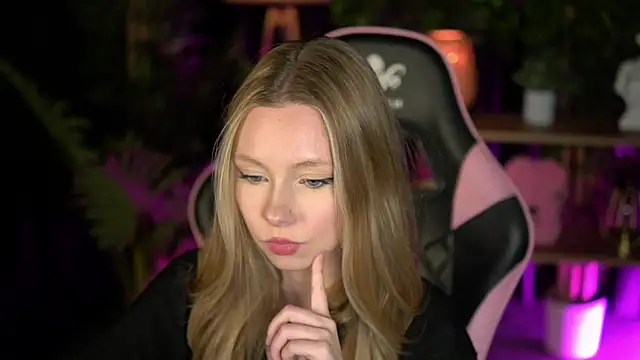 SweetDaisy me online show from 02-16-26, 03:43