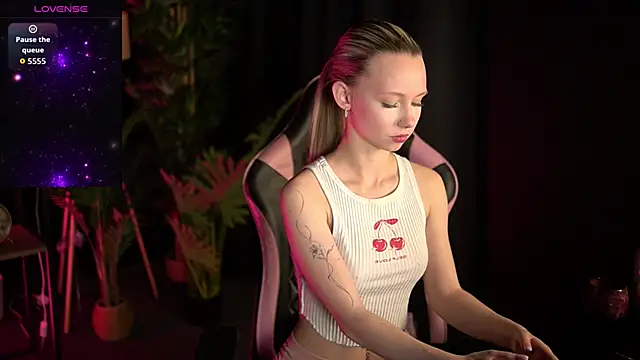 SweetDaisy me online show from 04-03-26, 05:30