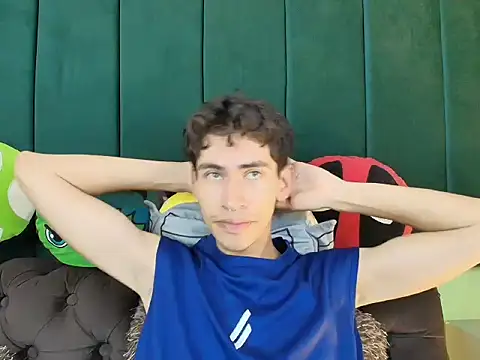 Snapshot of skinny_jean_ chatting on 02-21-26, 08:00 skinny jean online show from 02-21-26, 08:00