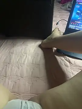 Snapshot of Yuki-babi2k chatting on 04-04-26, 02:12 Yuki-babi2k online show from 04-04-26, 02:12