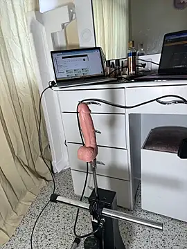 Snapshot of Azul__poppi_ chatting on 02-17-26, 06:27 Azul poppi online show from 02-17-26, 06:27