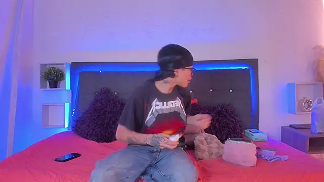 Ale cuzz online show from 03-26-26, 03:43